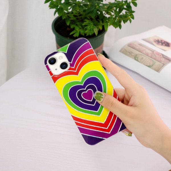 iPhone 15 -kuori sydänkuviolla