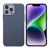 iPhone 13 Pro Max -kotelo hiilikuitukuviolla, sininen