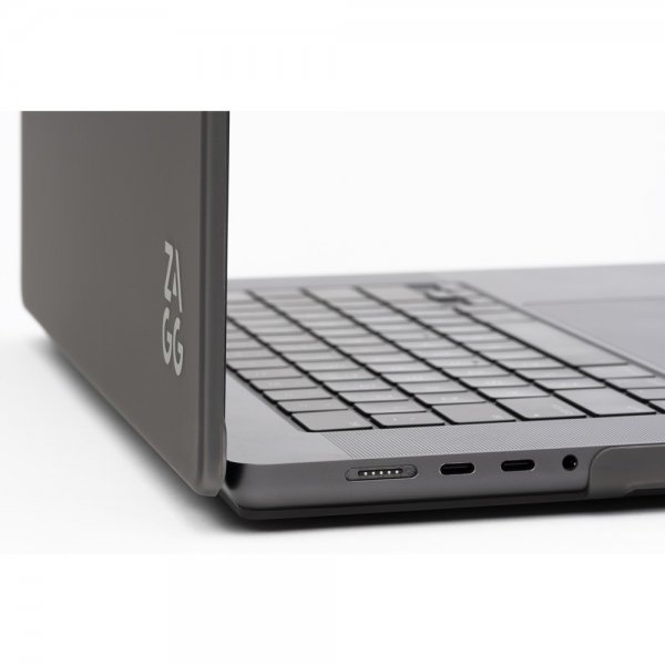 ZAGG MacBook Pro 16 M1 (A2485)/M2 (A2780)/M3 (A2991) -suojakotelo, Hardshell, Smoke