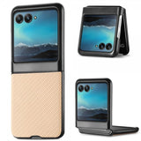 Motorola Razr 40 Ultra -kuori, hiilikuitukuvio, Khaki