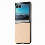 Motorola Razr 40 Ultra -kuori, hiilikuitukuvio, Khaki