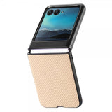 Motorola Razr 40 Ultra -kuori, hiilikuitukuvio, Khaki