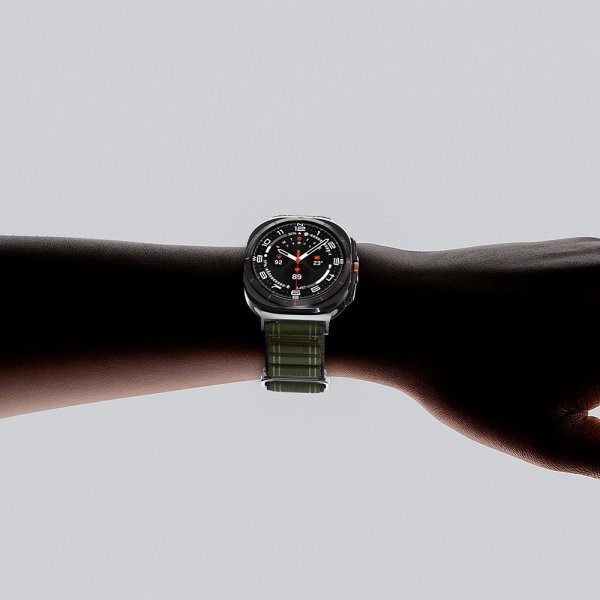 Spigen Samsung Galaxy Watch Ultra 47mm ranneke WBF0 vihreä