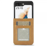 Lc.Imeeke Samsung Galaxy Z Flip 6/Flip 7 FE Kotelo korttipaikalla, jalustatoiminto, vaaleanruskea