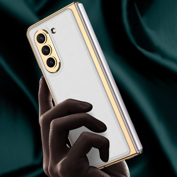 GKK Samsung Galaxy Z Fold 5 -kuori pinnoitetulla reunalla, musta