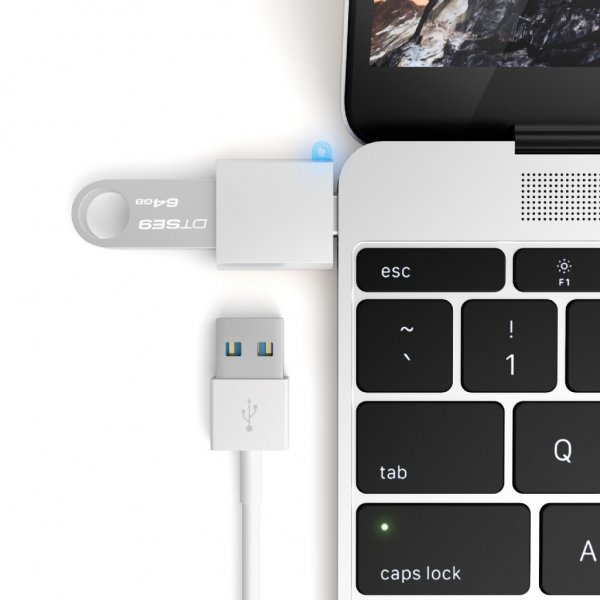 Satechi USB-C–USB-A 3.0 -sovitin, hopea
