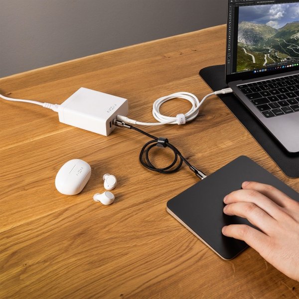 Fixed Pöytälaturi GaN140 Charging Dock 2xUSB-C & 1xUSB-A
