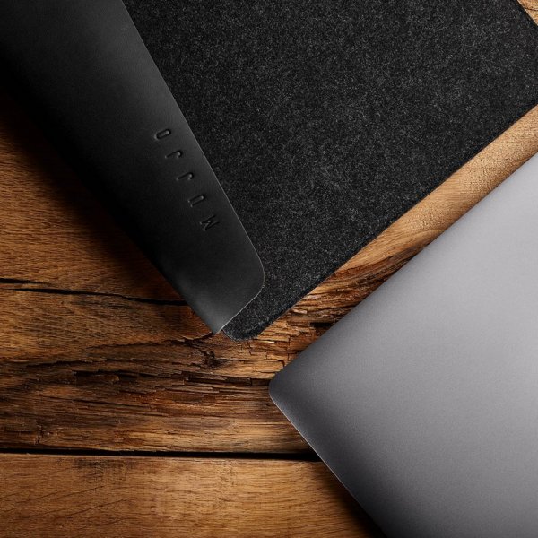 Mujjo MacBook Sleeve 13" Ruskea Musta