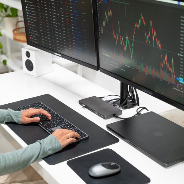 Satechi Thunderbolt 4 -telakointiasema DisplayLinkillä