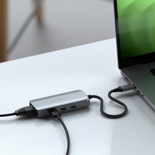 Satechi 4-in-1 USB-C-keskitin 2.5 Gigabit Ethernetillä