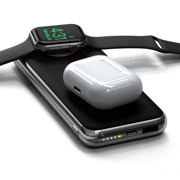 Satechi Quatro -varavirtalähde sisäänrakennetulla Qi-latauksella ja Apple Watch -latauksella