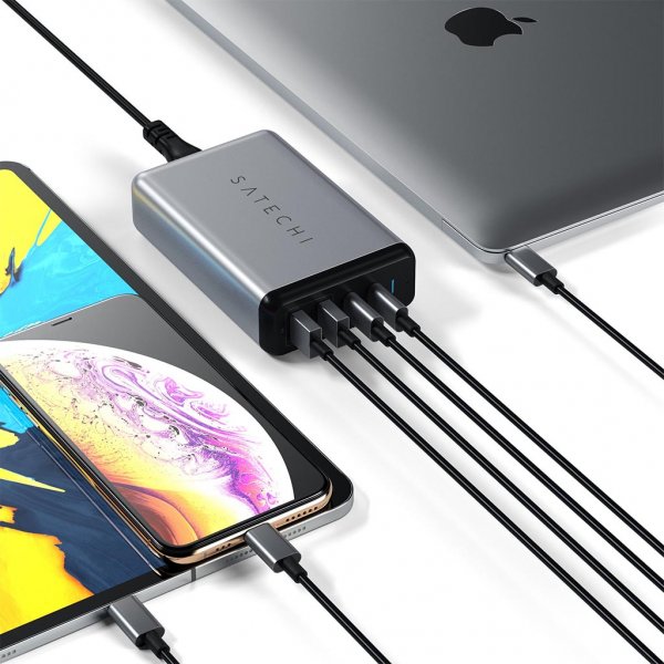 Satechi 75W PD matkalaturi, jossa kaksi USB-C- ja USB-A-porttia, harmaa