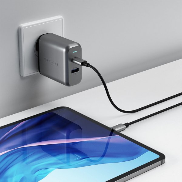 Satechi 30W seinälaturi, jossa USB-C- ja USB-A-liitännät