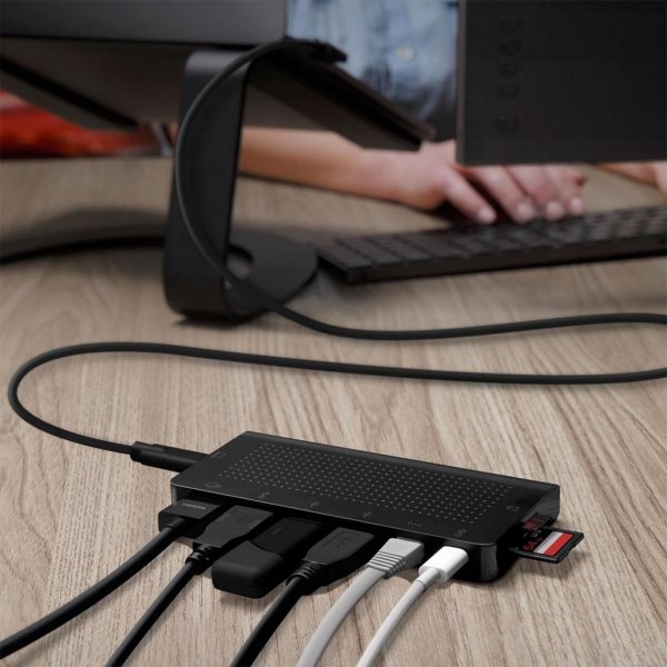 Twelve South StayGo USB-C-keskitin, musta