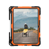 Urban Armor Gear (UAG) iPad 10.9 (10. sukupolvi)/iPad 11 (A16) Plasma Kickstand & Handstrap -suojakotelo, oranssi-musta