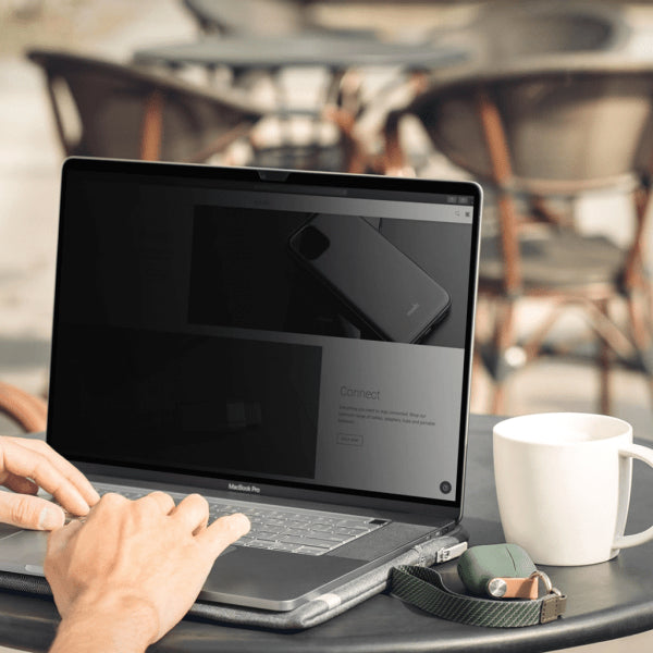 Moshi MacBook Air 13 M2 (A2681) Näytönsuoja Umbra Privacy Screen Protector