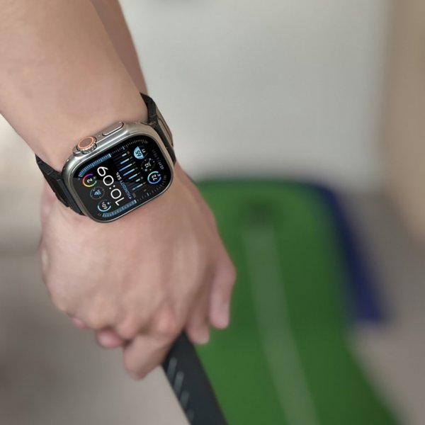 Just Mobile Apple Watch 44/45/46mm/Apple Watch Ultra -hihna hiilikuitua