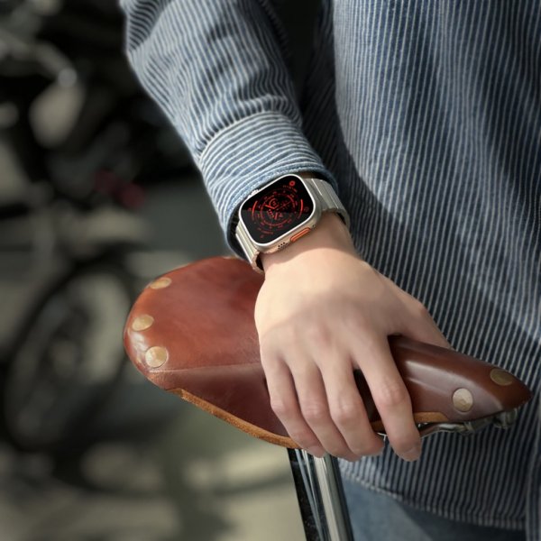 Just Mobile Apple Watch Ultra 49 mm ranneke, titaani DLC