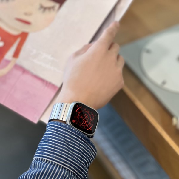 Just Mobile Apple Watch Ultra 49 mm ranneke, titaani DLC